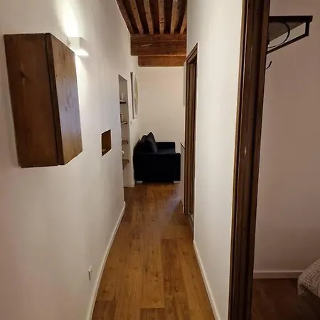 Cosy In Old Town, 2 Mins Walking Distance To *
